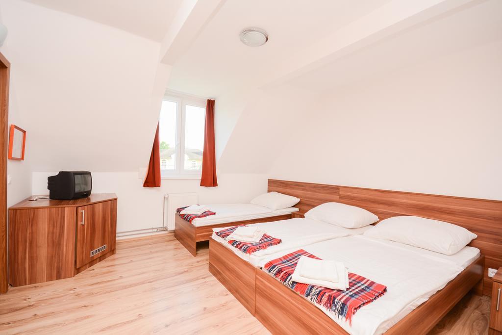 Hotel Hethland Zamárdi VSZ Üdülő Esterno foto
